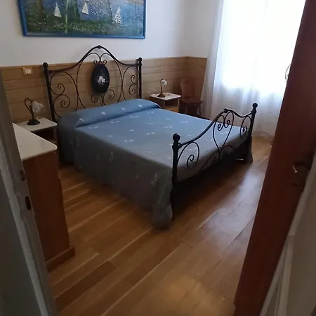 Apartment La Casa Tra Il E Il Mare